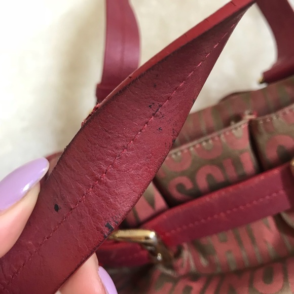 Sweet MOSCHINO monogram bag! ✨ - Picture 6 of 8
